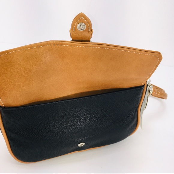 Giani Bernini Crossbody Clutch Belt Bag
Softy Core - Picture 7 of 14